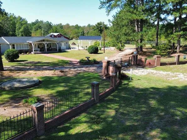 7336 Pittman Gr Ch Rd, Raeford, NC 28376
