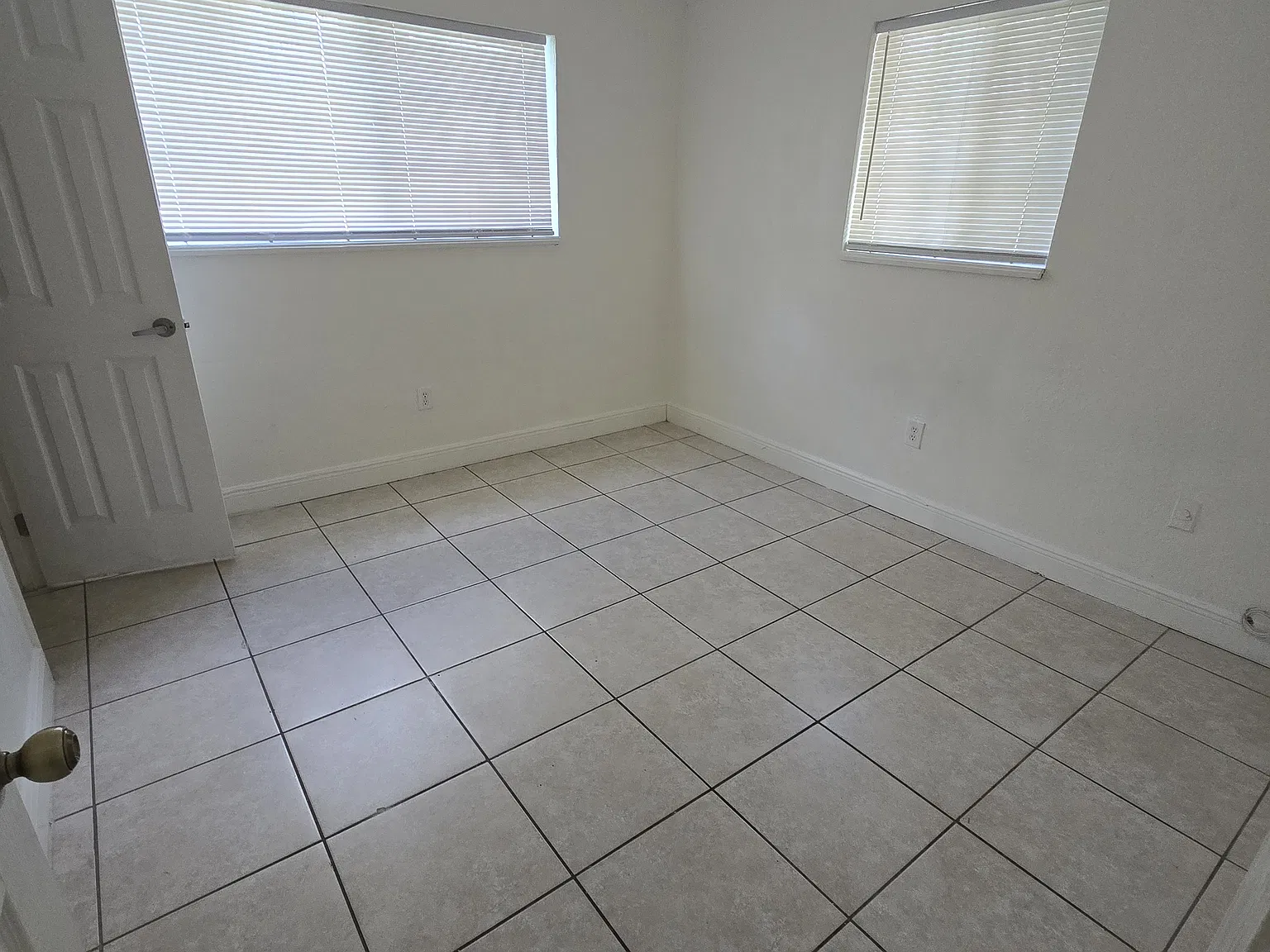 2 bed, 790 sqft, $2,100 — Photo 2