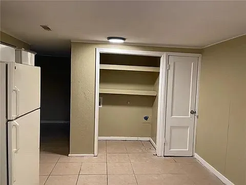 4 bed, 1000 sqft, $1,200 — Photo 3