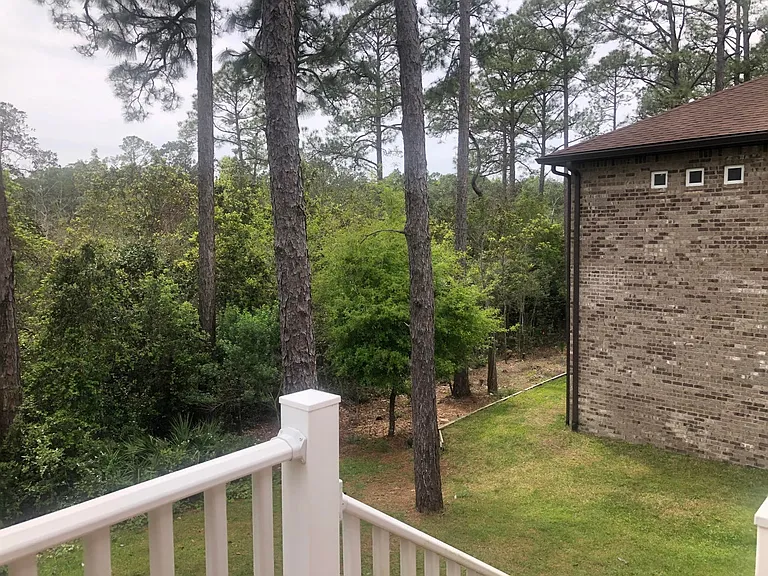 231 Gracie Ln — Photo 2