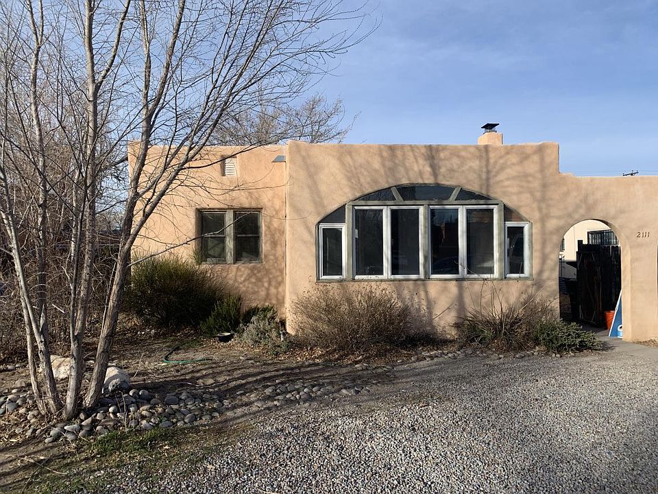 1st image of 2111 Lead Ave SE House 2111