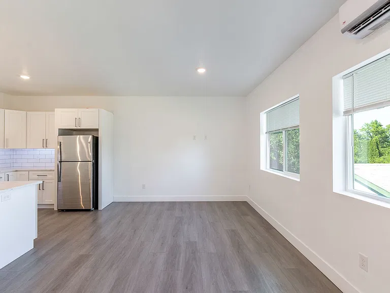 1814 E Carol St — Photo 13