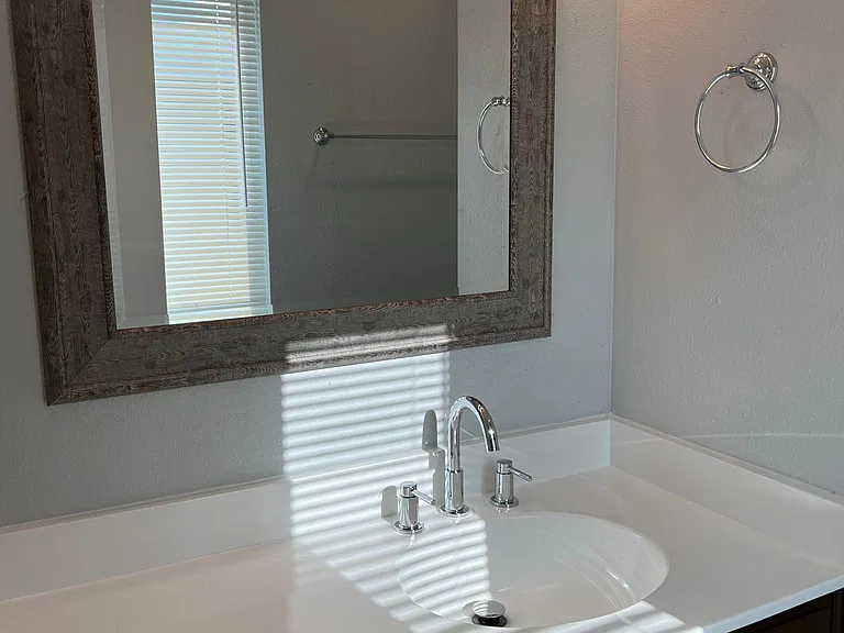 711 Harbour Town Dr — Photo 17