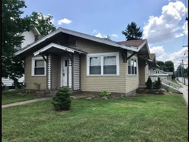 600 E Grand Front_03182024