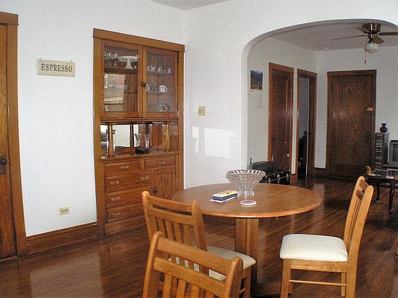 4th image of 1950 W Ainslie St #1B