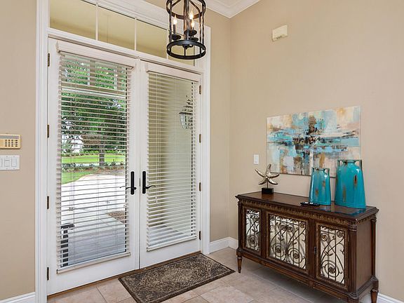 5th image of 3155 N Club Dr