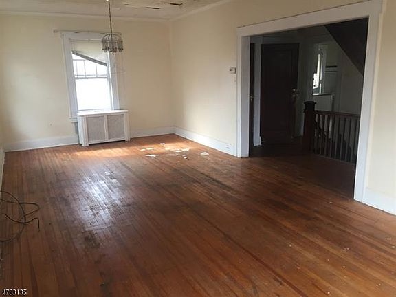 5th image of 247 Hoffman Blvd