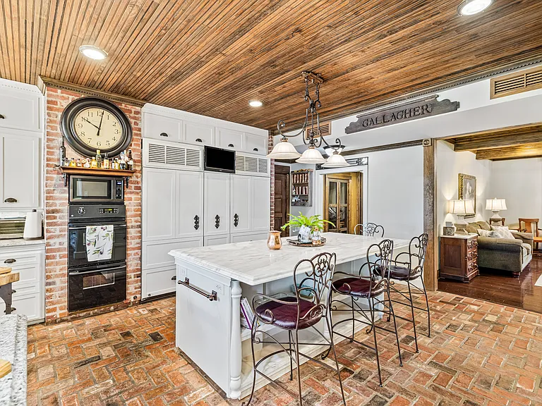 3400 Deborah Dr — Photo 34