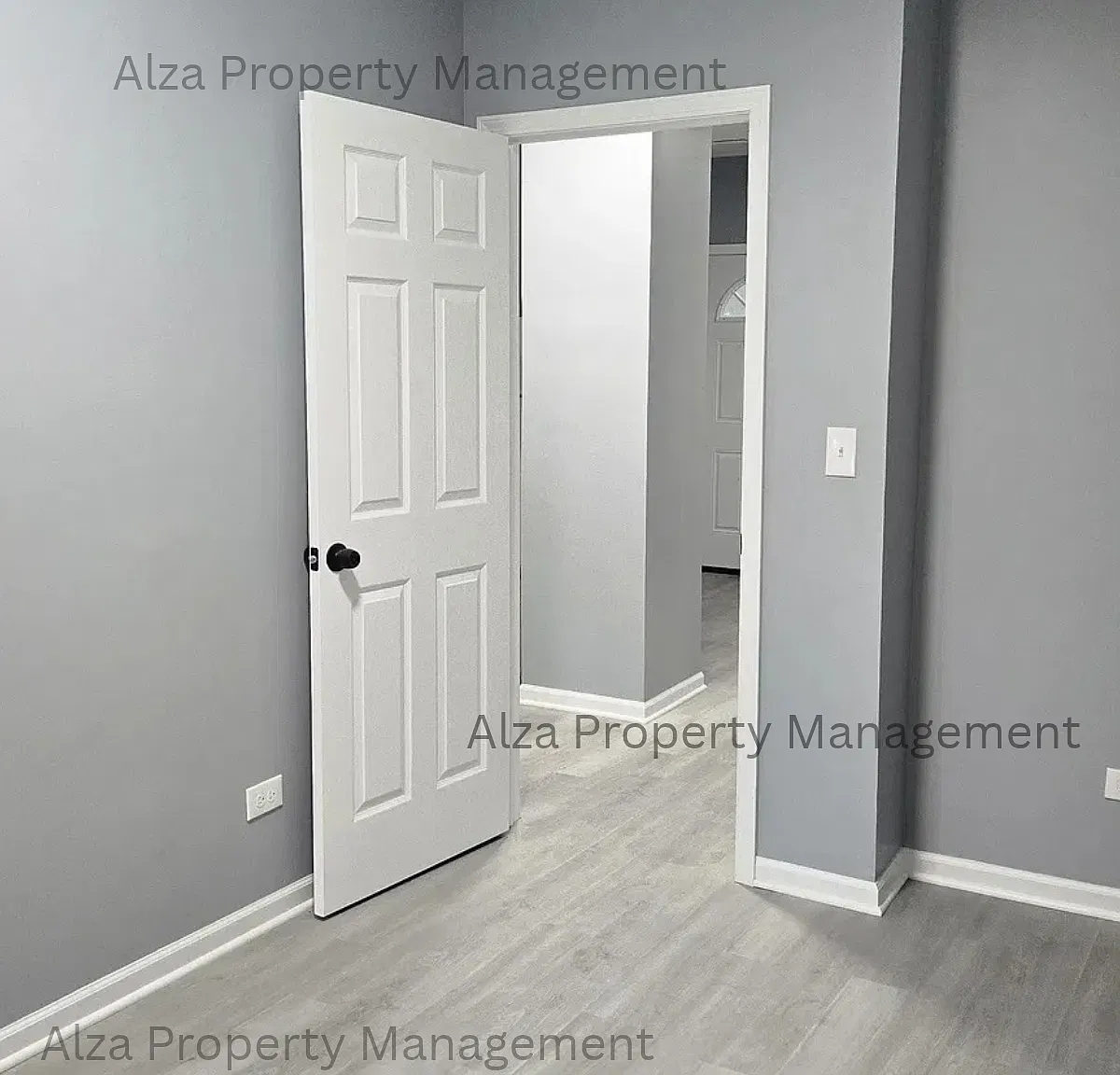 1639 Victoria Avenue - 1 — Photo 4