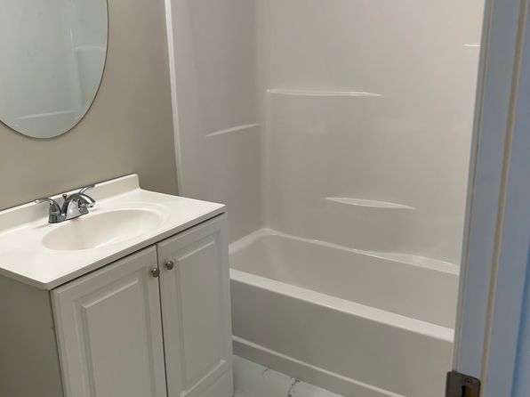 927 Valley Rd #5, Waterford, ME 04088