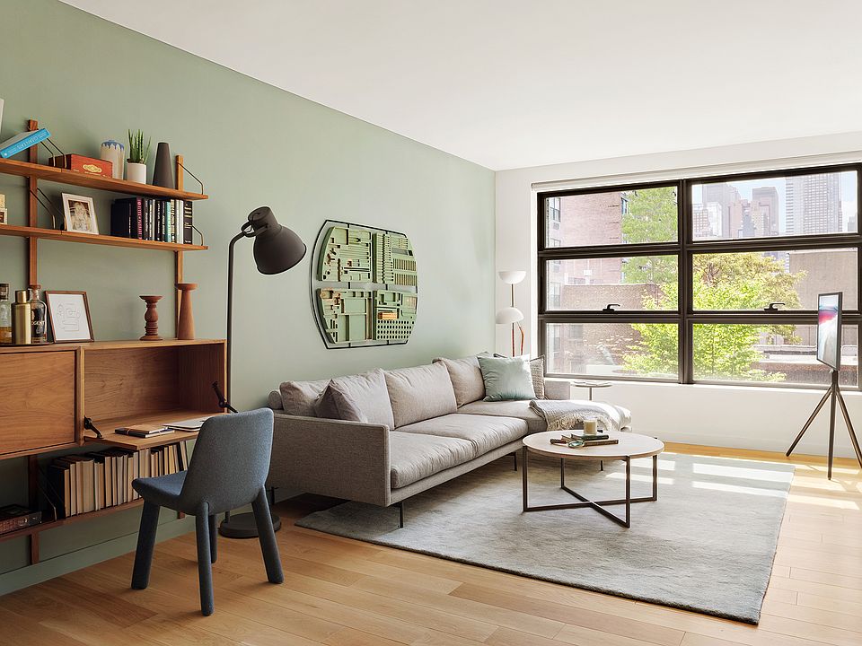 1st image of 547 W 47th St Room 324
