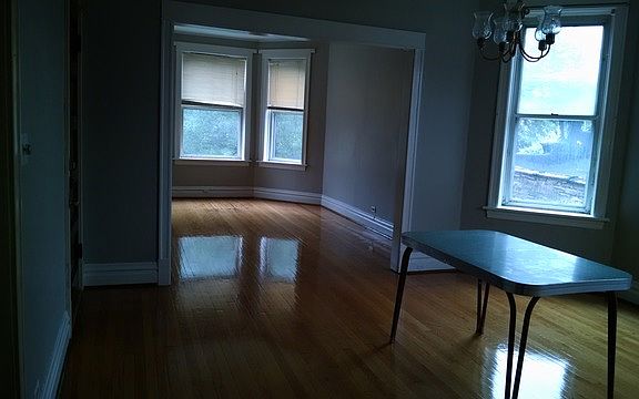 3rd image of 3854 N Hoyne Ave #3