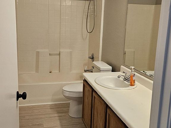 4th image of 45630 W Guilder Ave
