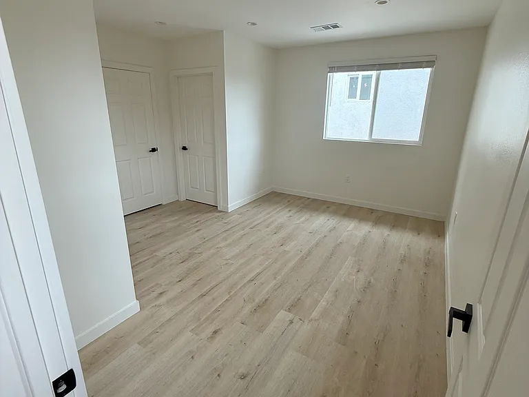 8210 Bell Ave — Photo 11