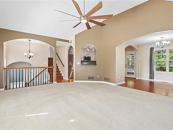 3rd image of 131 Jake Taylor Dr