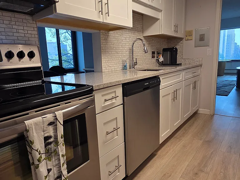 207 5th Ave SW #208 — Photo 8