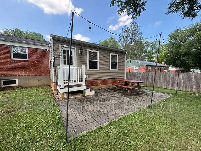 4706 Red Fox Rd — Photo 23