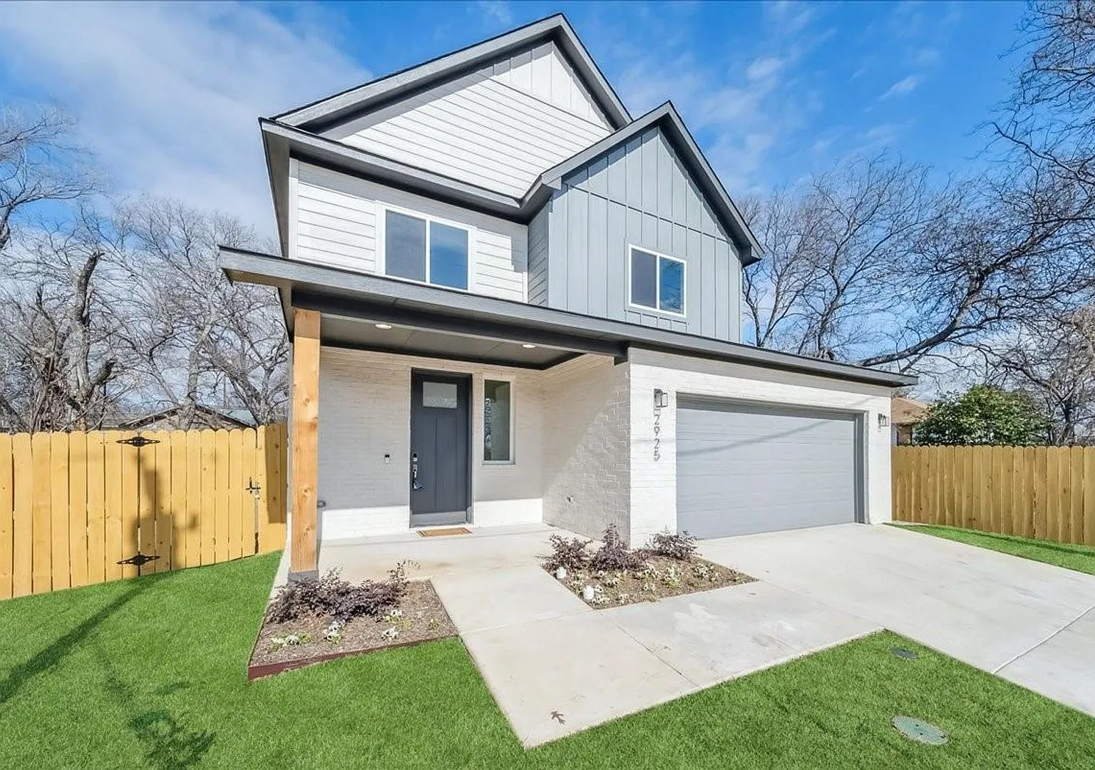 Modern Luxury Meets Fort Worth LivingSophisticated Style, Exceptional Space & No HOA! — Photo 1