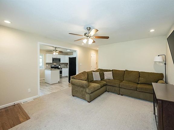 5th image of 3100 Sabrina Ln
