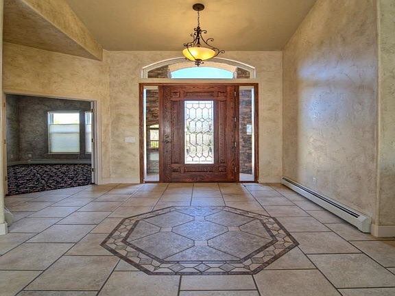 4th image of 233 Meadow Creek Dr