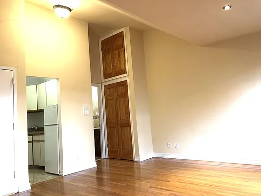 Rented by Meraki Realty LLC | media 14