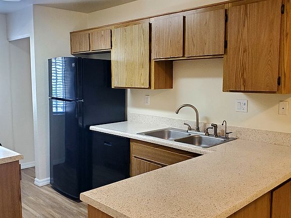 Kitchen Non Remodeled Unit 4813, 4872