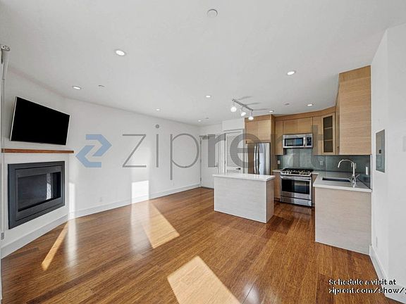 3rd image of 537 Natoma St #301