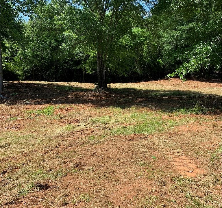 2nd image of 618 Old Shirley Rd