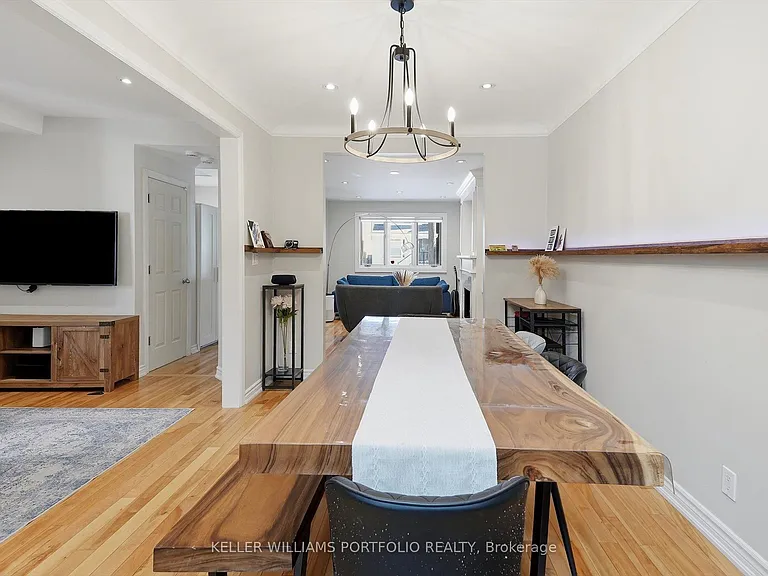 222 Hillsdale Ave E — Photo 19