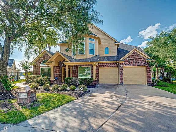3rd image of 5202 Hadfield Ct