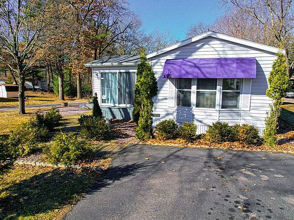 2nd image of 118 Deer Path #118