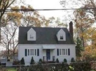 38 Muncey Rd, Bay Shore, NY 11706