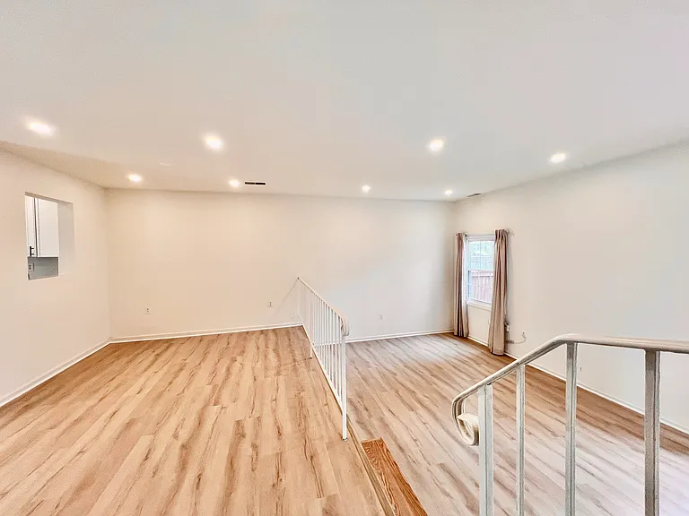 9832 Oakdale Woods Ct — Photo 10