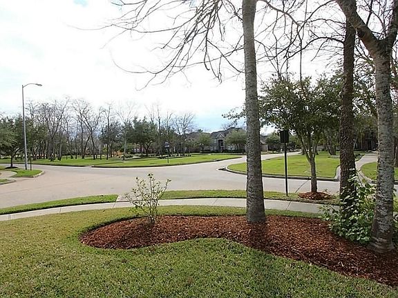 4th image of 10243 Shipmans Landing Dr