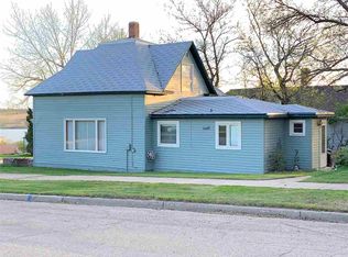 21 3rd St NE, Kenmare, ND 58746