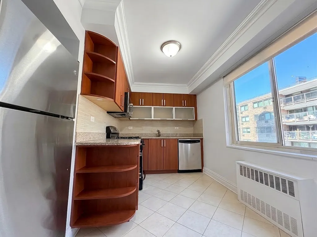 135 W 96th St — Photo 3
