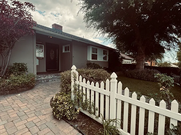 2820 N Buena Vista St — Photo 39