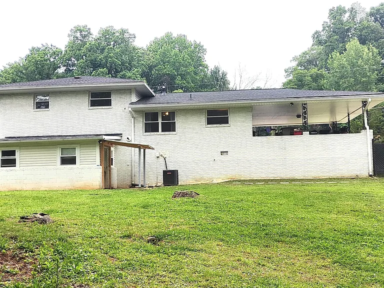 2752 Arrowood Dr #UPSTAIRS — Photo 25