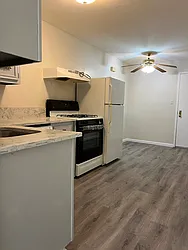 18-14 Bell Boulevard, #2