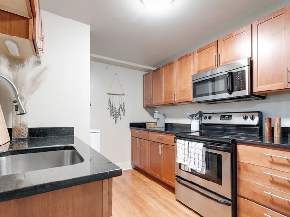 213 E Broad St #104