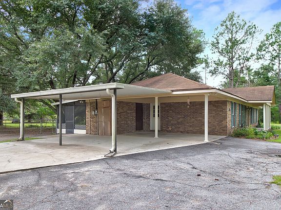 5th image of 123 Maple Dr