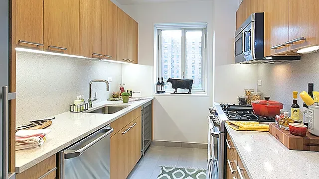 531 E 20th St #1H — Photo 3