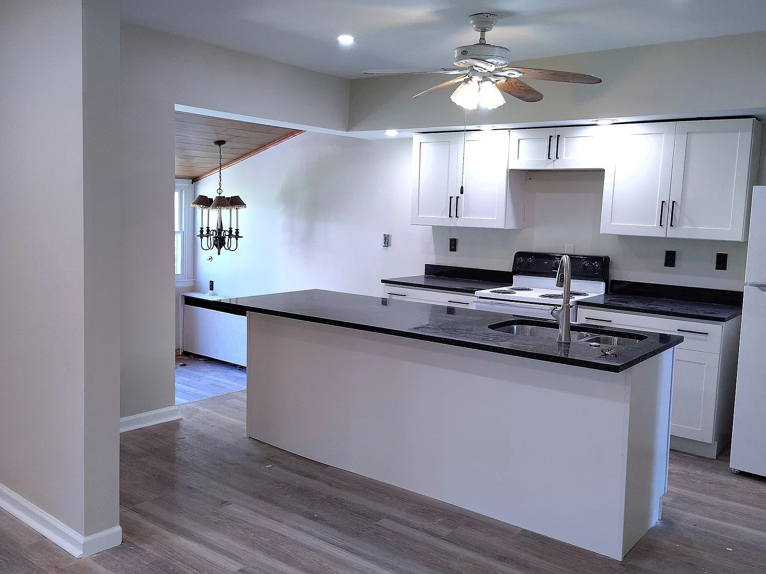 2 bed, 1631 sqft, $1,700 — Photo 3