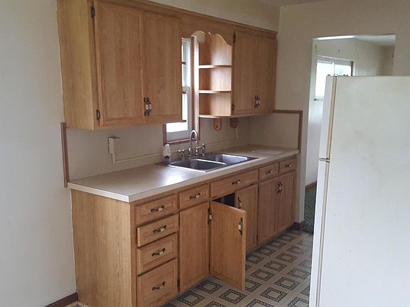 5th image of 337 Highland Ave