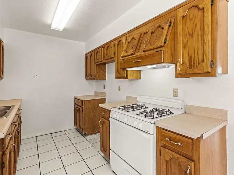 11701 Henry Phipps Dr — Photo 9