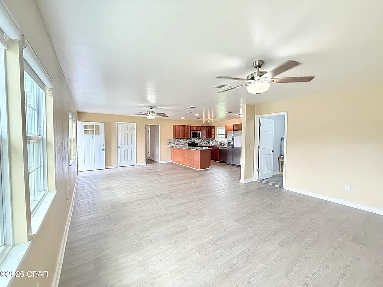 175 N Berthe Ave — Photo 10