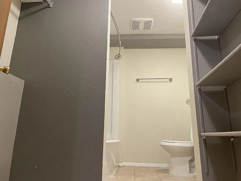 736 Duclo Ave #B — Photo 6