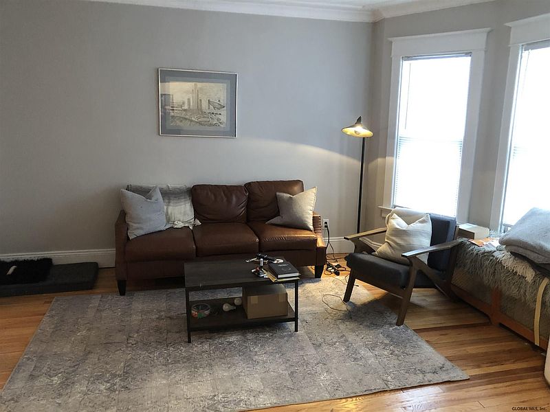 3rd image of 16 Harris Avenue