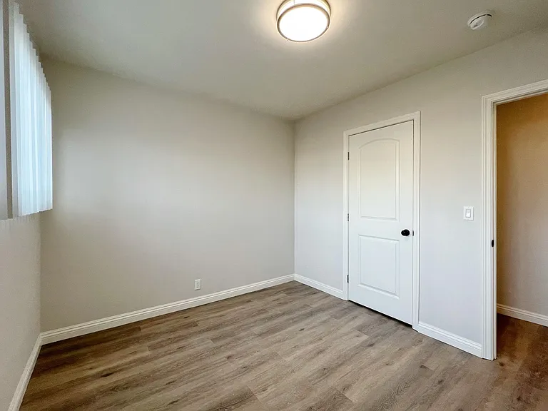 325 N Garfield Ave #I — Photo 11
