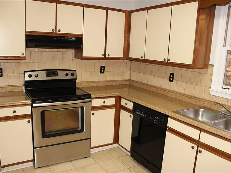 4438 Coopers Creek Dr SE — Photo 8